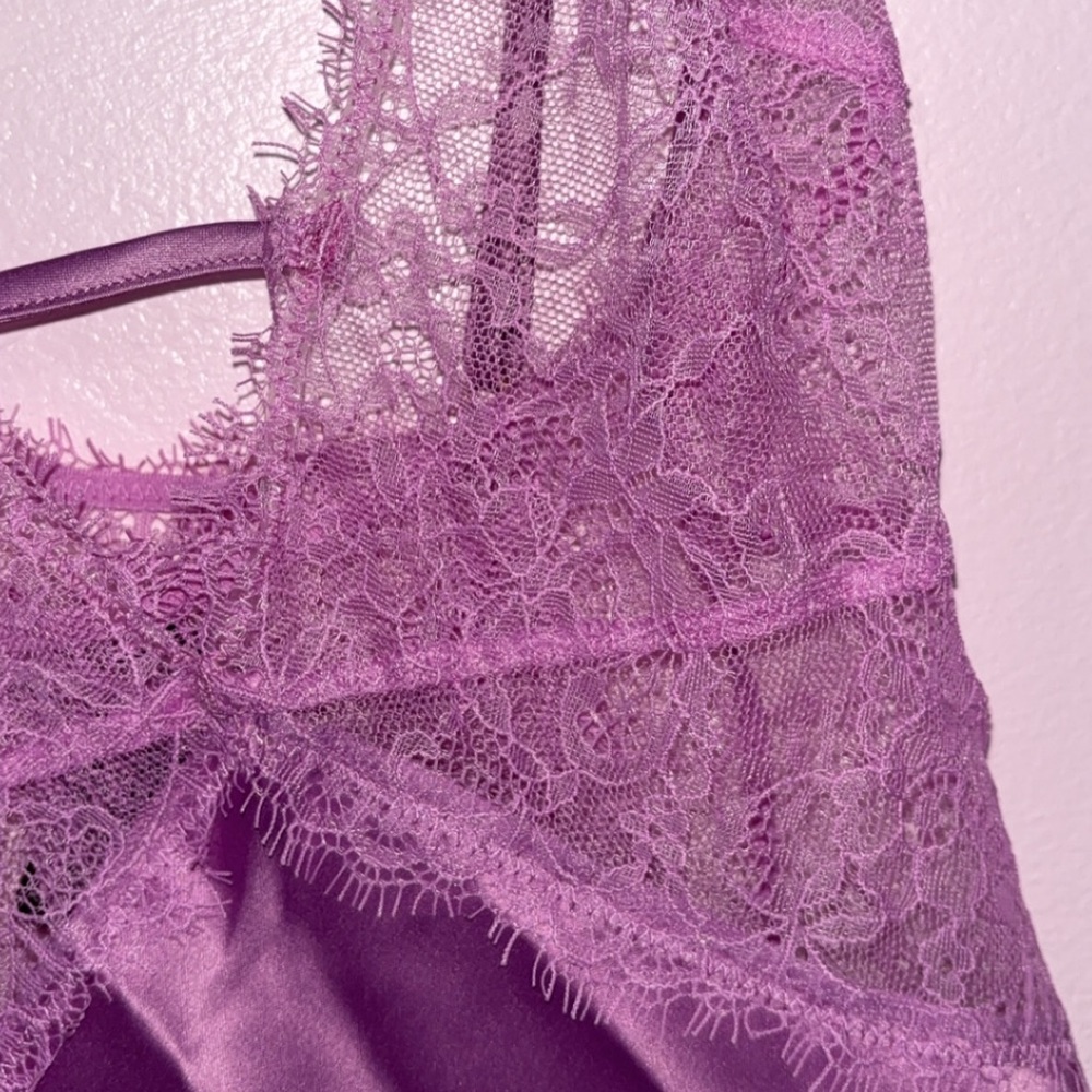 NWOT Victoria Secret Lace Plunge Slip - Picture 6 of 14